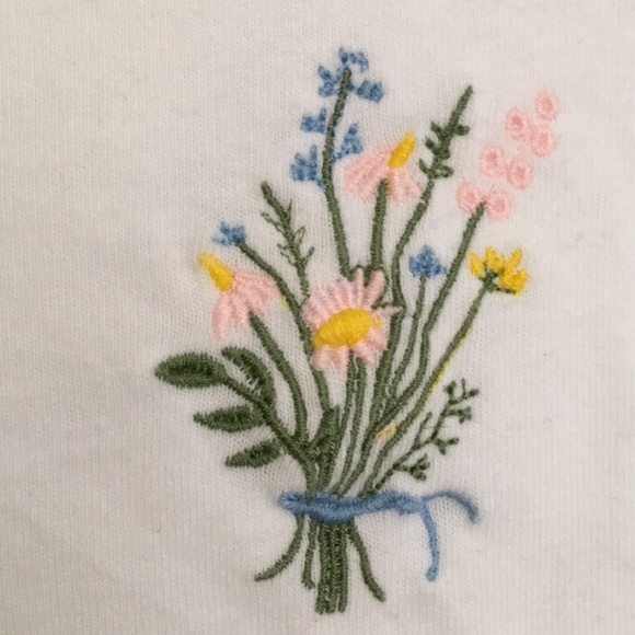 Brandy Melville Tee - Picture 2 of 3